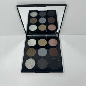 Neutral Smoky Eyeshadow Palette - 9 Shade Set